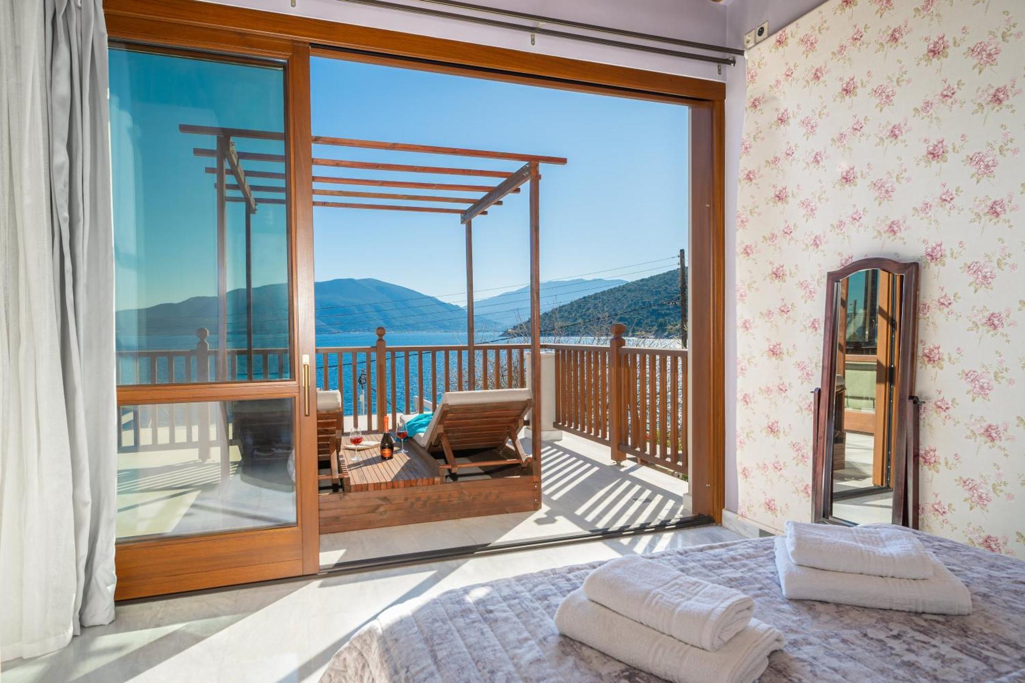 Sea Rock Apartment Agia Efimia Ngoại thất bức ảnh