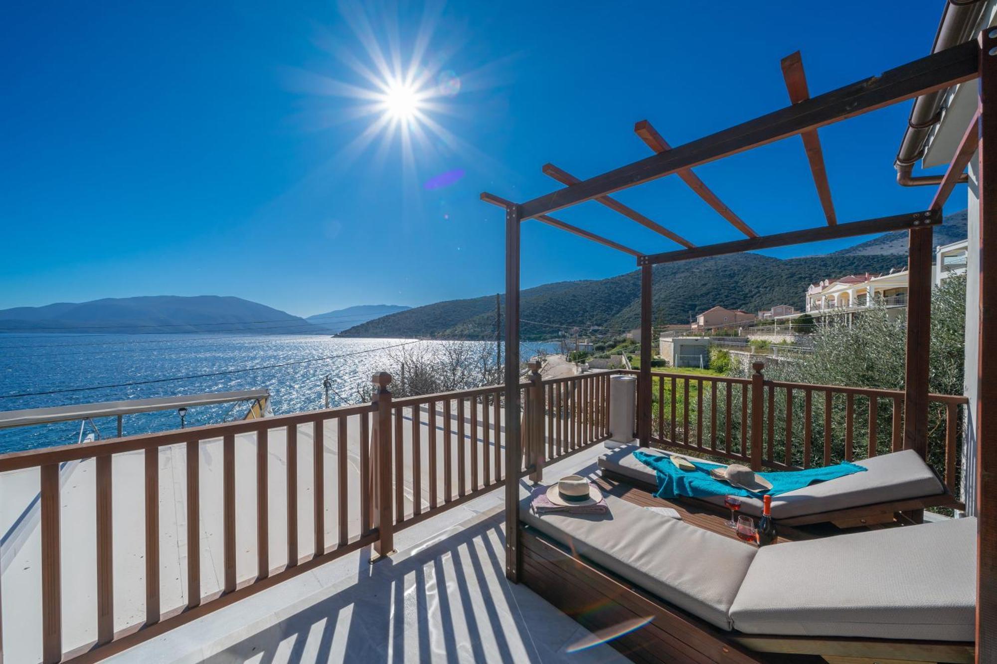 Sea Rock Apartment Agia Efimia Ngoại thất bức ảnh